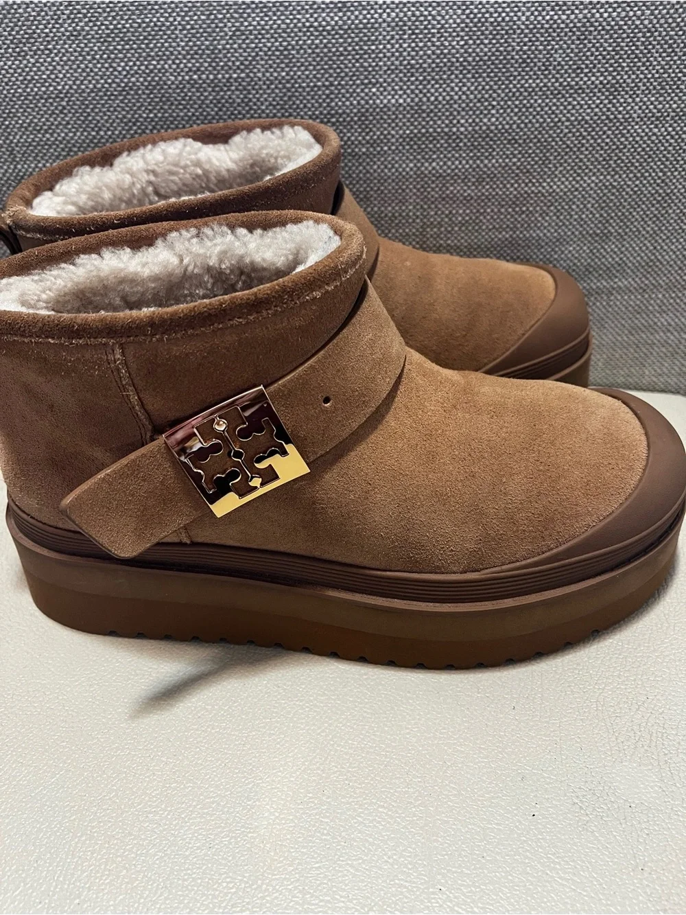 Tory Burch Mellow Tan Suede Shearling Platform Boots Women’s Size 6